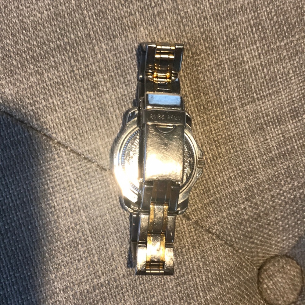Vint. Victorinox Swiss army officers watch {ACC - Picture 5 of 6